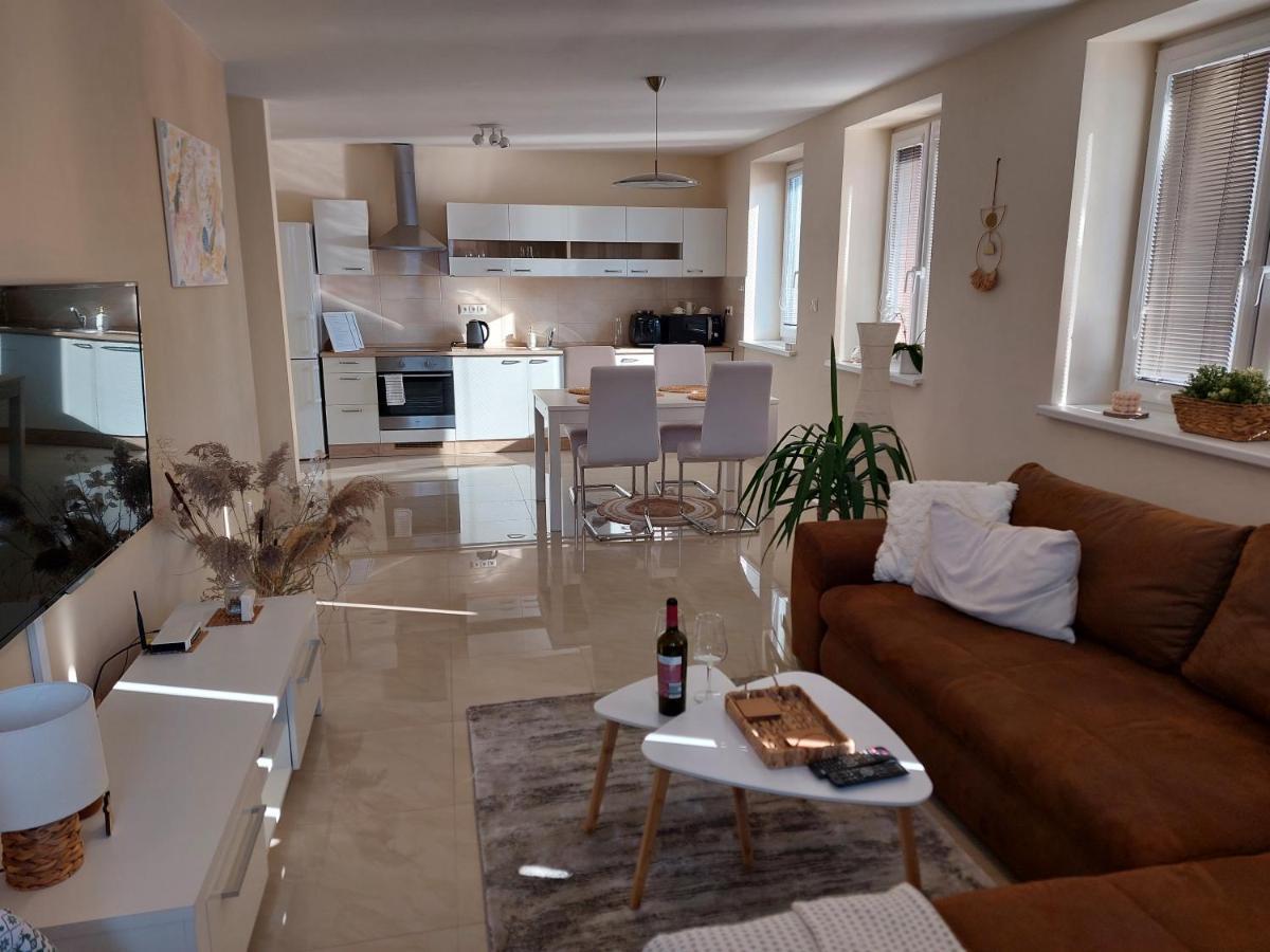 Frastak Apartment Hlohovec Buitenkant foto