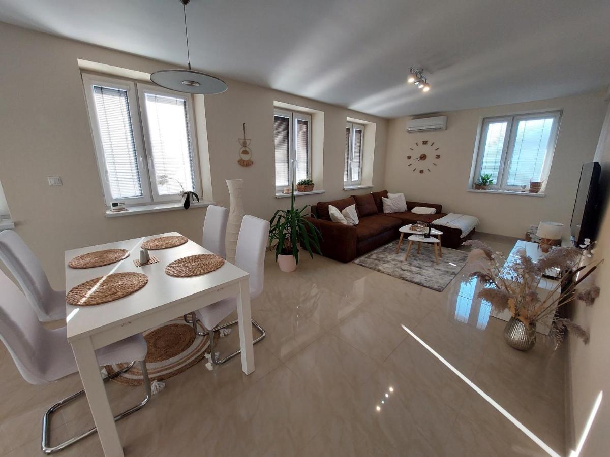 Frastak Apartment Hlohovec Buitenkant foto