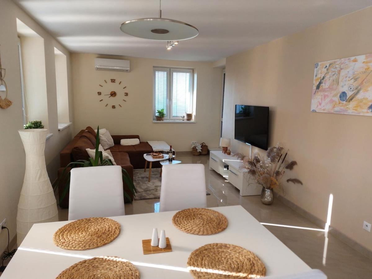 Frastak Apartment Hlohovec Buitenkant foto